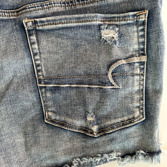 AMERICAN EAGLE DISTRESSED EXPOSED PINK POCKET SHORTIE JEAN SHORTS SIZE 14 - Picture 6 of 10